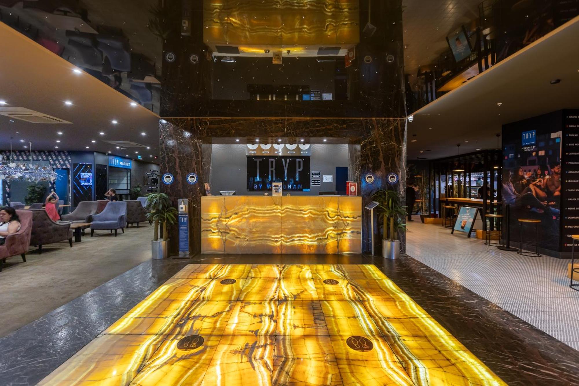 Готель Tryp By Wyndham Istanbul Sancaktepe Екстер'єр фото